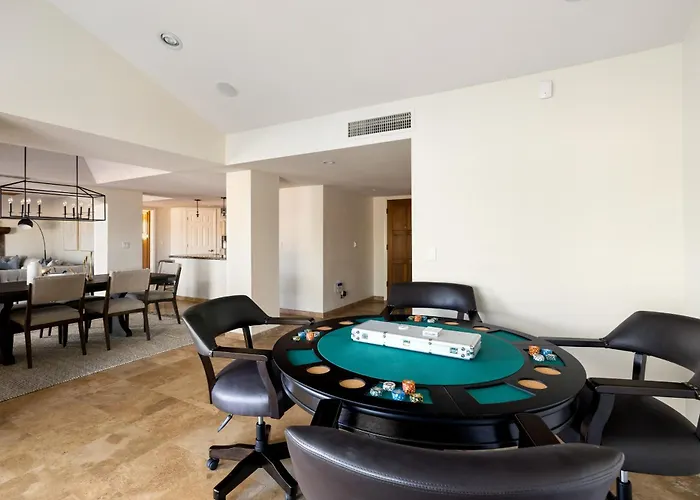 Holiday home Sparkling Pool Poker Table And Relaxation At Sweetwater *
